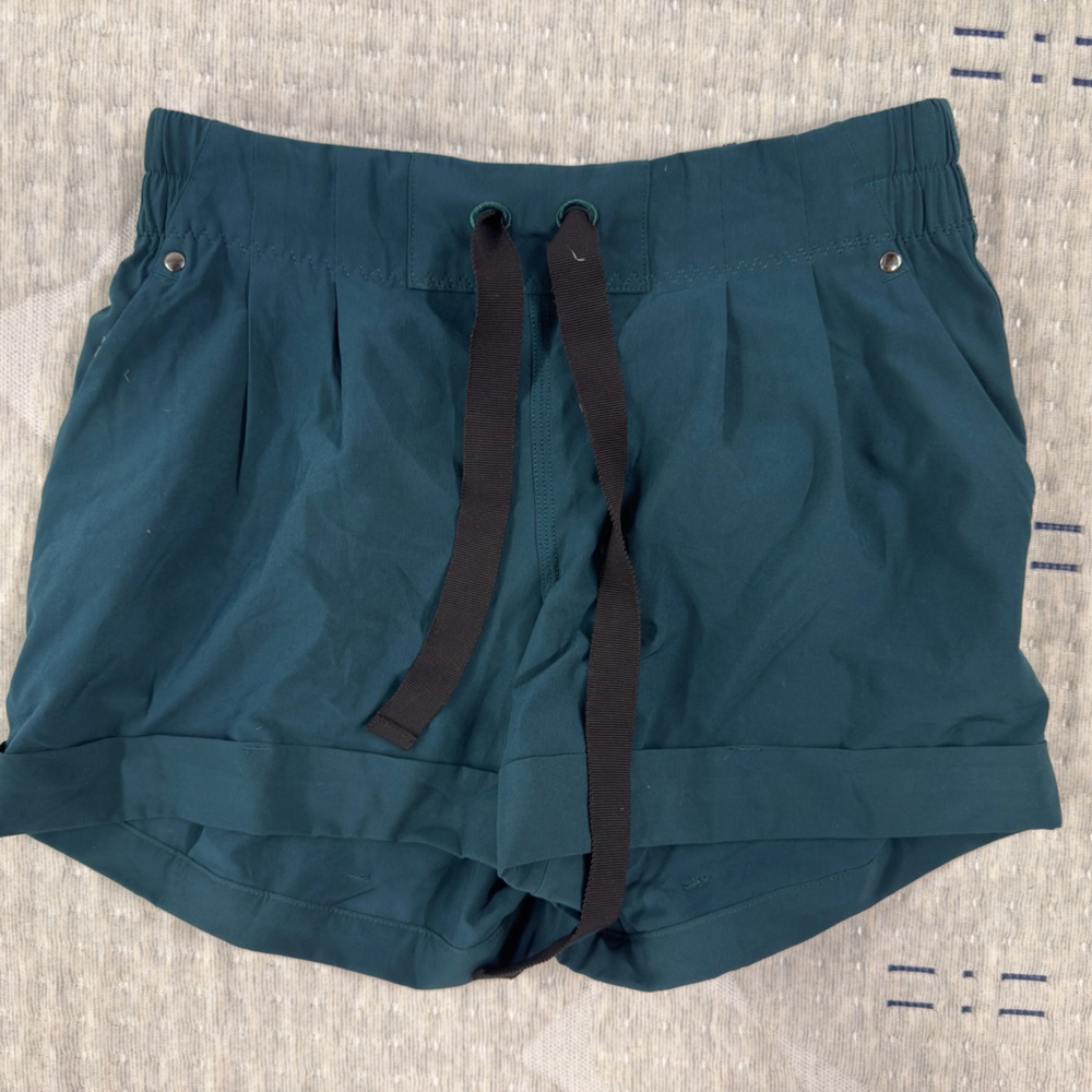 Lululemon Shorts - size 4